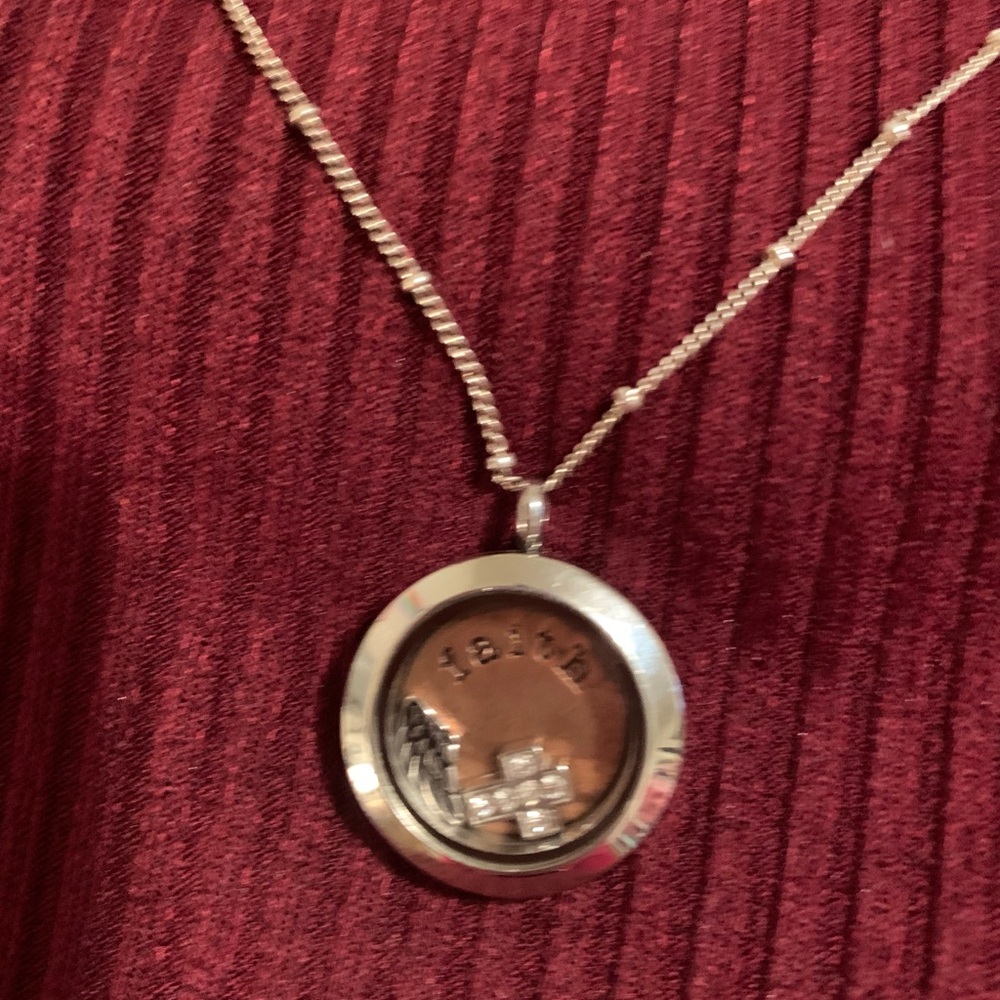 Origami Owl 🦉 Locket with Faith inspired Pendant w/ faith plate charms and chain - Picture 6 of 12
